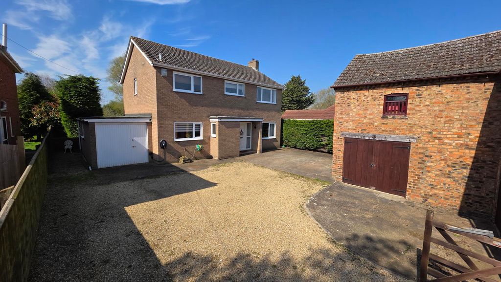 Property photo 1 of 27