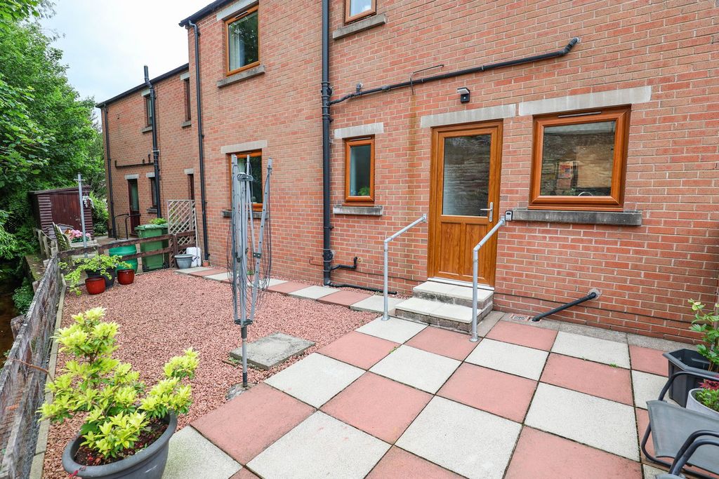 2 bed flat for saleBeck Riggs, Brampton, Carlisle CA8 photo 4
