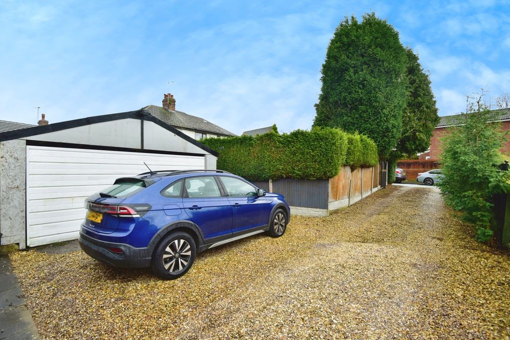 Property photo 2 of 20 Pbox-Img.Jpg