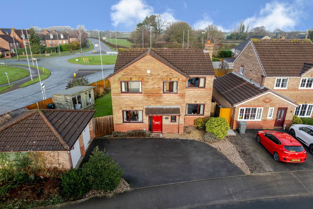 Property photo 1 of 28