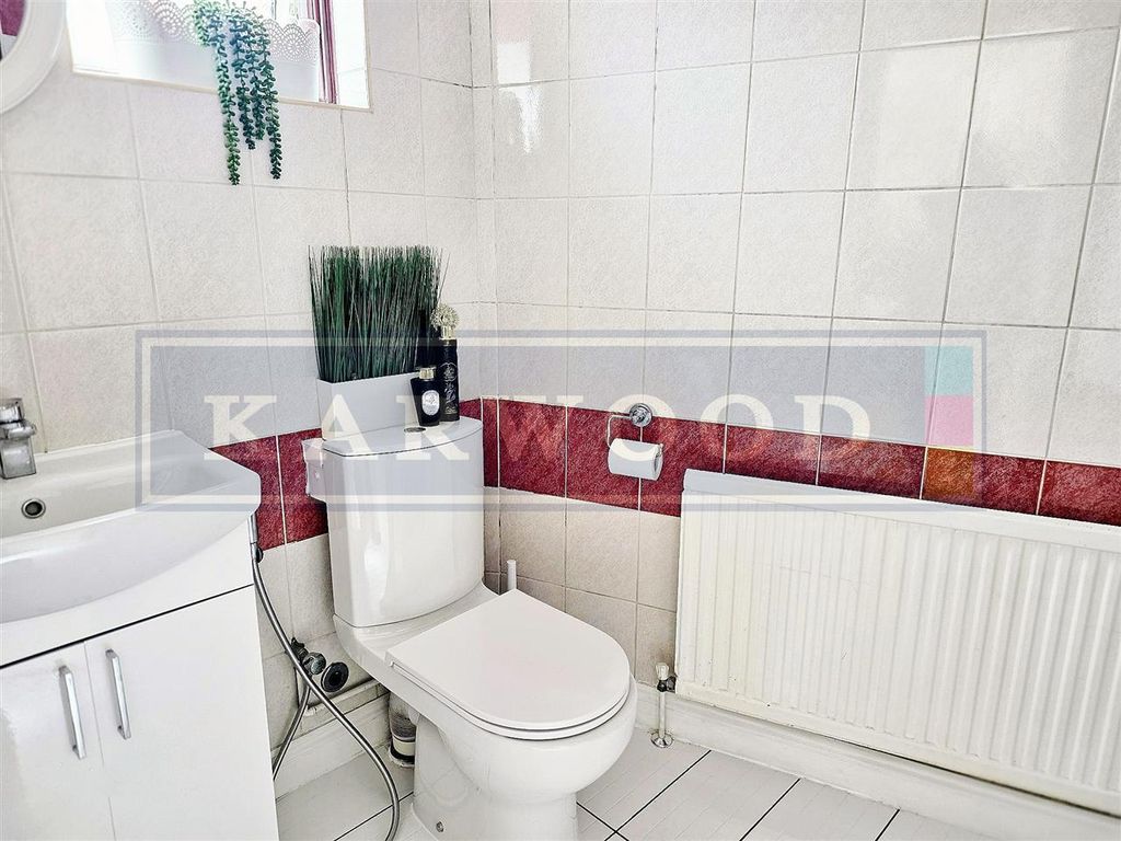 Additional image 16 of 4 bed semi-detached house for saleKingshill Avenue, Hayes UB4