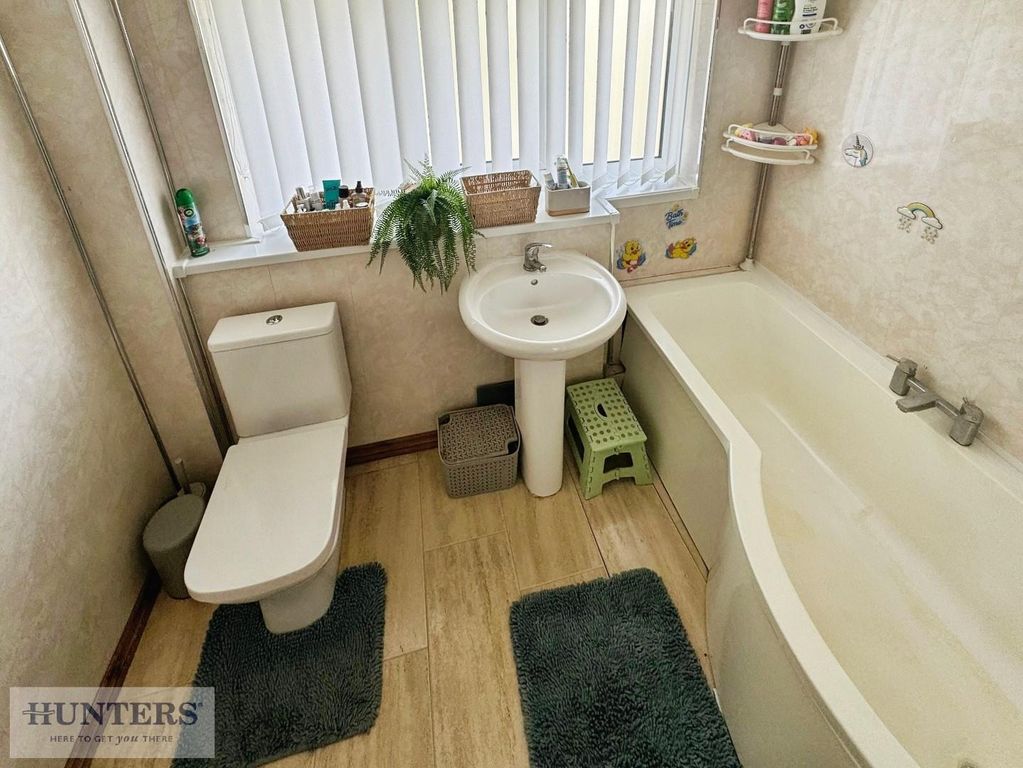 Property photo 3 of 16 Family Bathroom