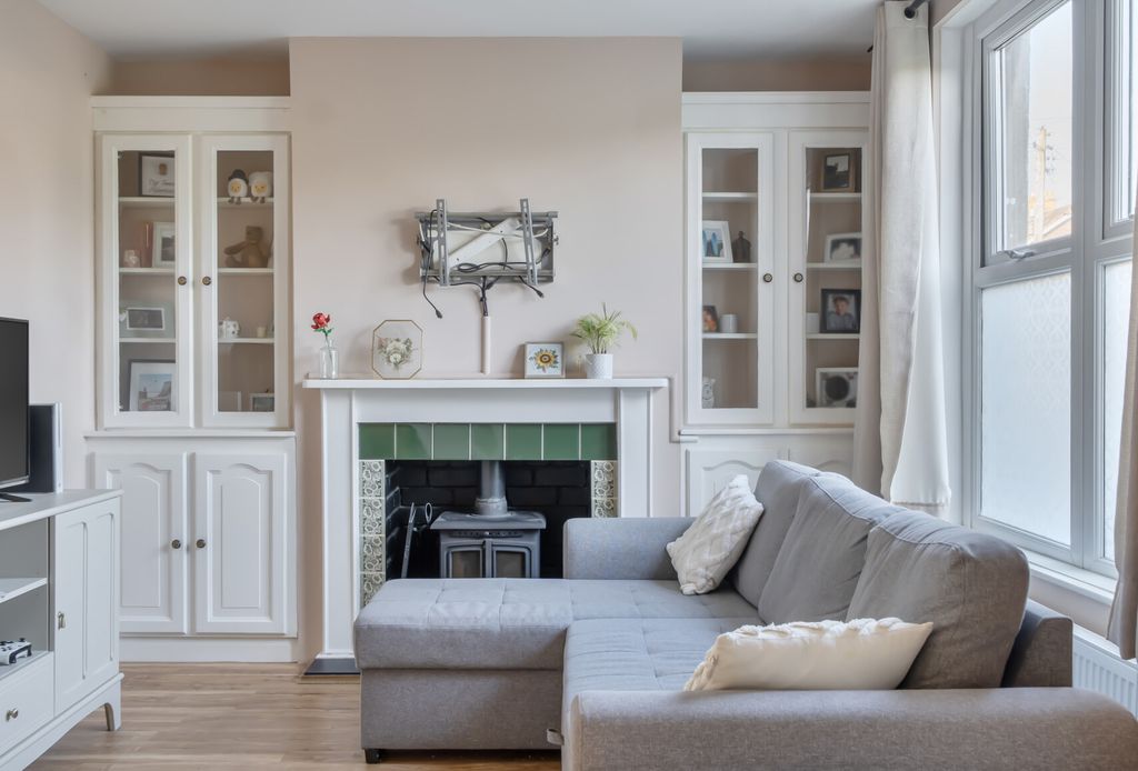 Property photo 1 of 22 1417991-19-69A803...