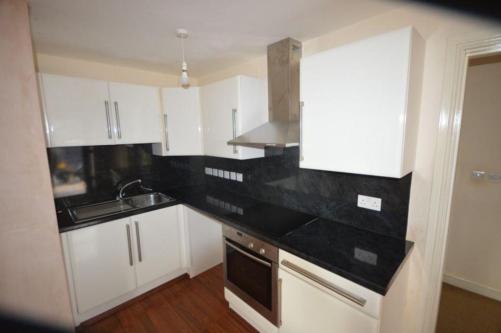 Property photo 2 of 8 Dsc_0004 (Medium).Jpg