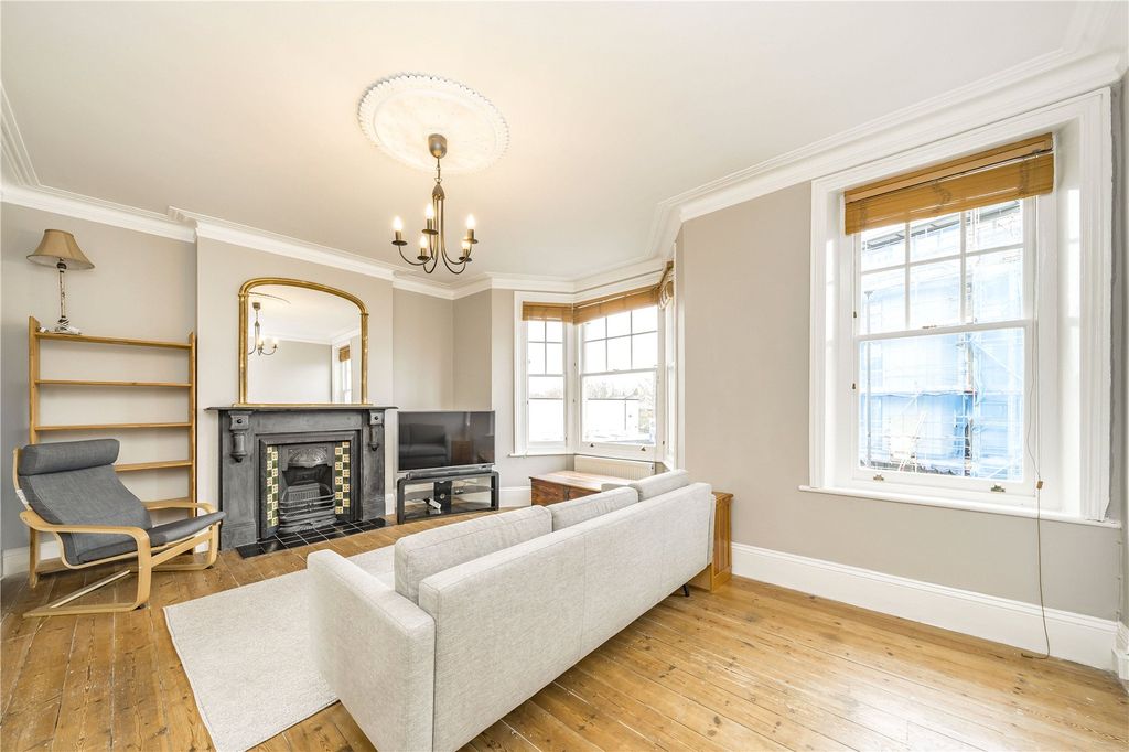 Property photo 3 of 6 Picture No. 12