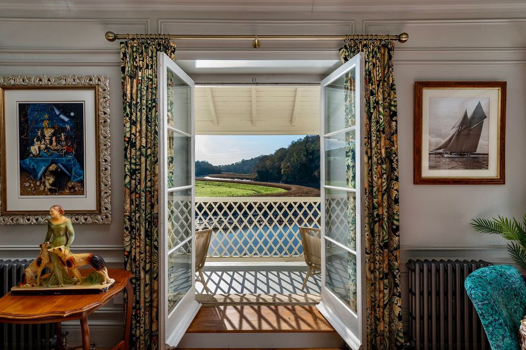 Property photo 3 of 28 Sitting Room, Danescombe Valley House, Calstock. Cornwall