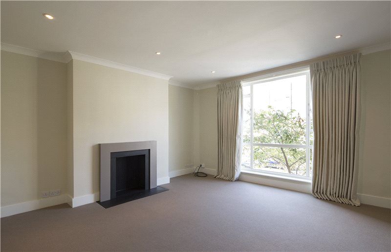 Property photo 2 of 9 Bedroom