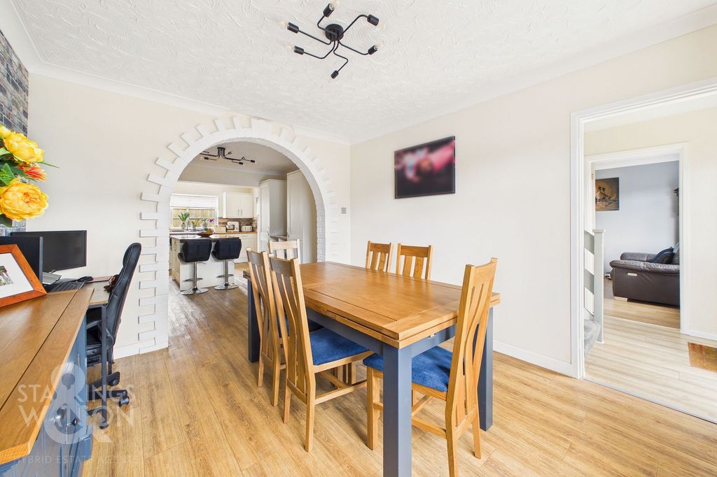 Property photo 3 of 29