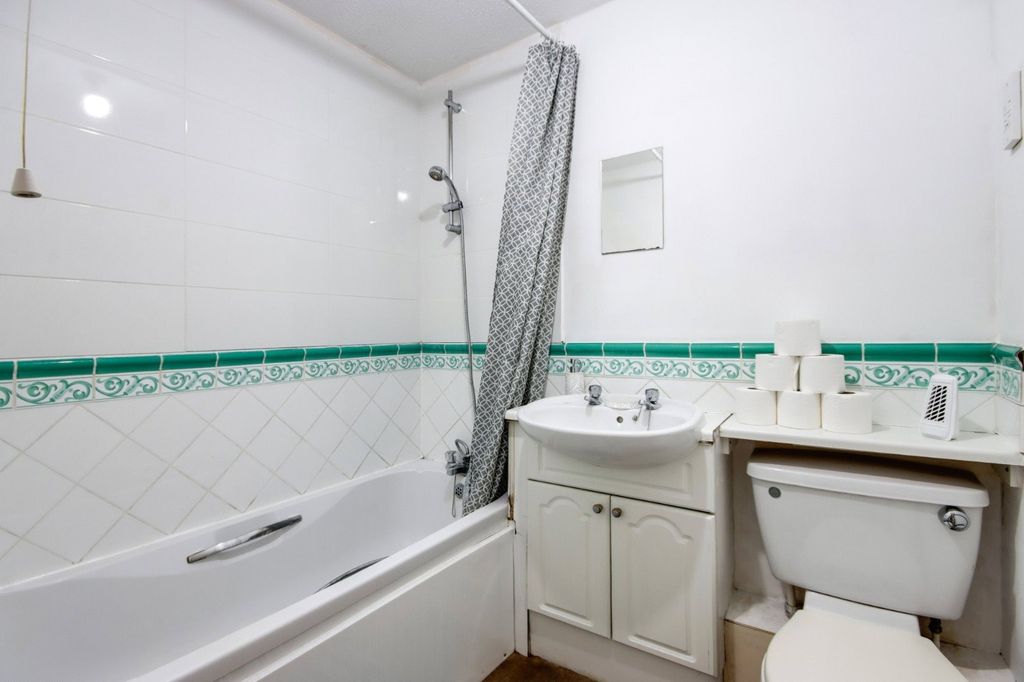 Property photo 3 of 8 Picture No. 04