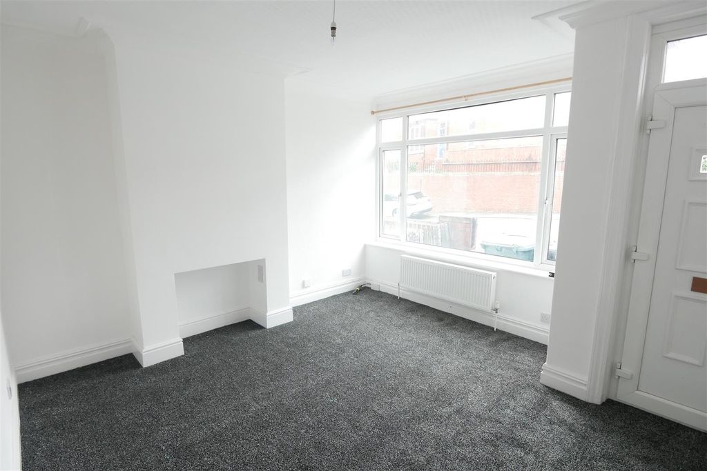 Property photo 2 of 9 Living Room