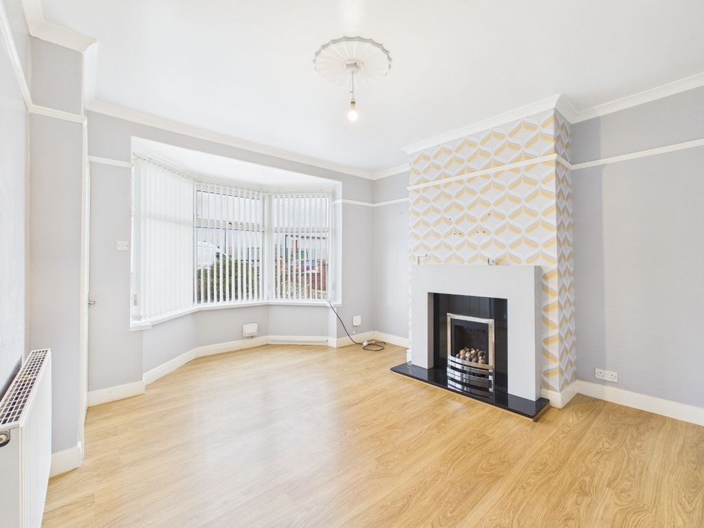 Property photo 3 of 12 4891767