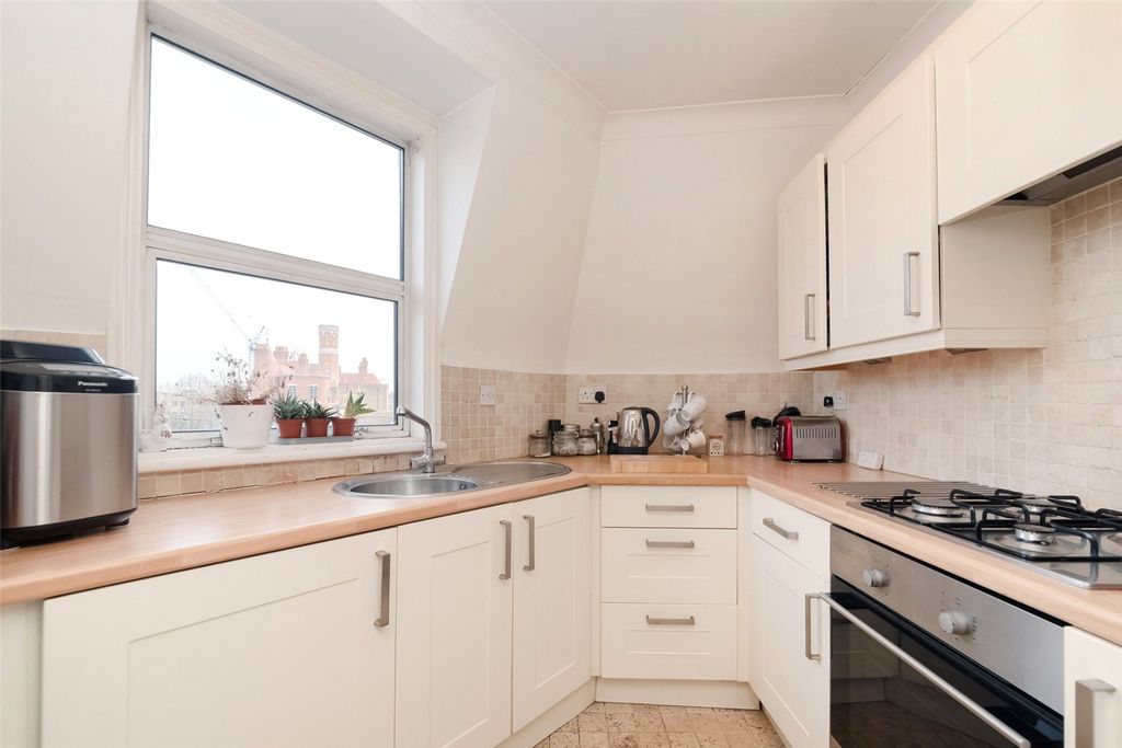 Property photo 2 of 6 Kitchen