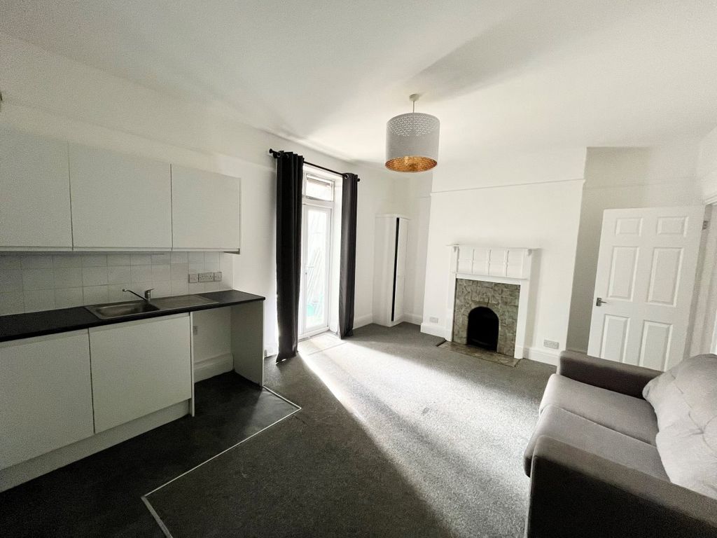 Property photo 2 of 12 Gallery