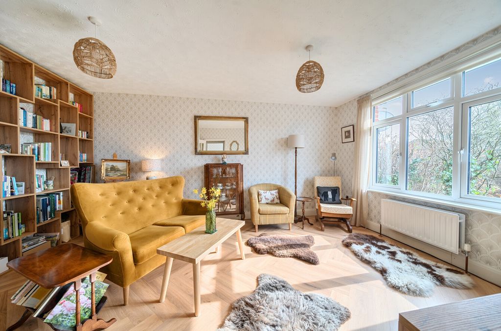 Property photo 2 of 17 1421318-10-69B020...