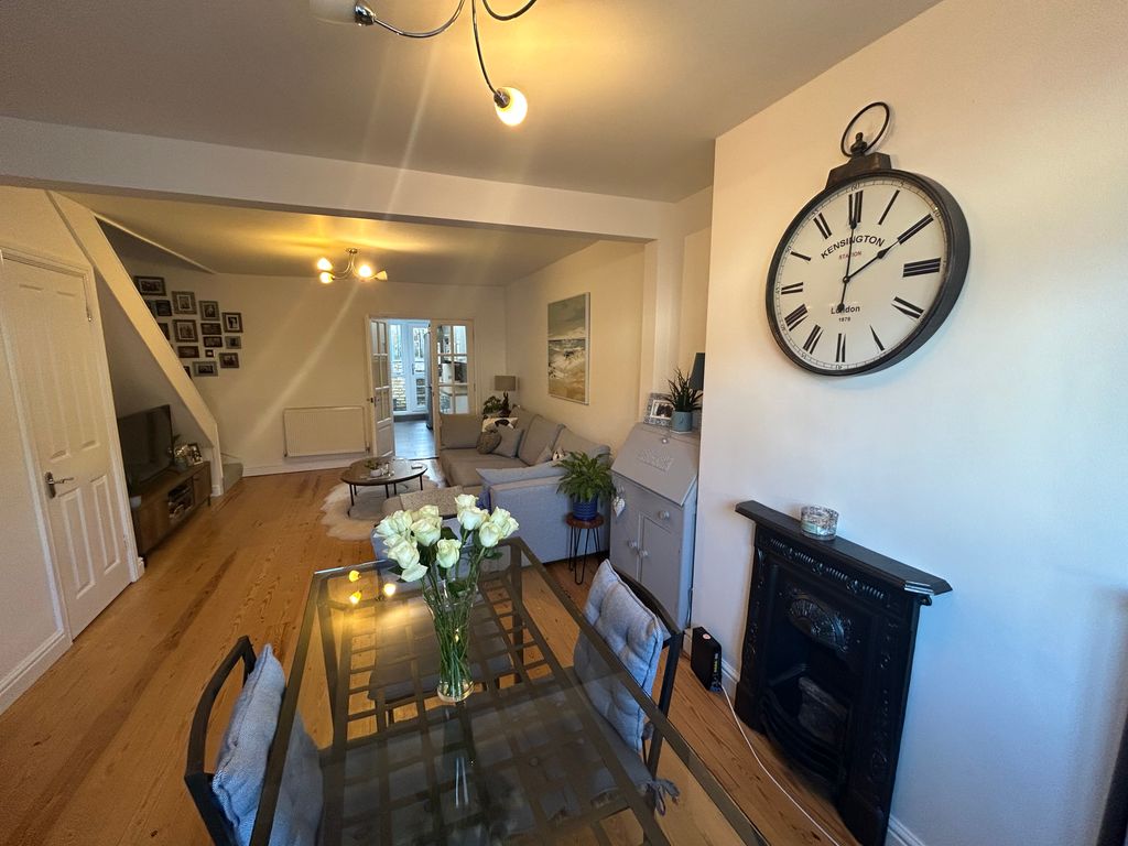 Property photo 3 of 9 Dining Room