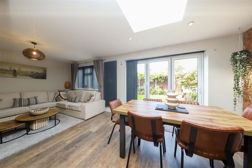 Property photo 2 of 16 Kitchen/Diner