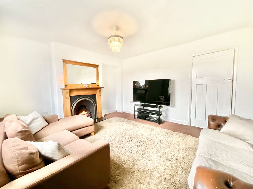 Property photo 2 of 25