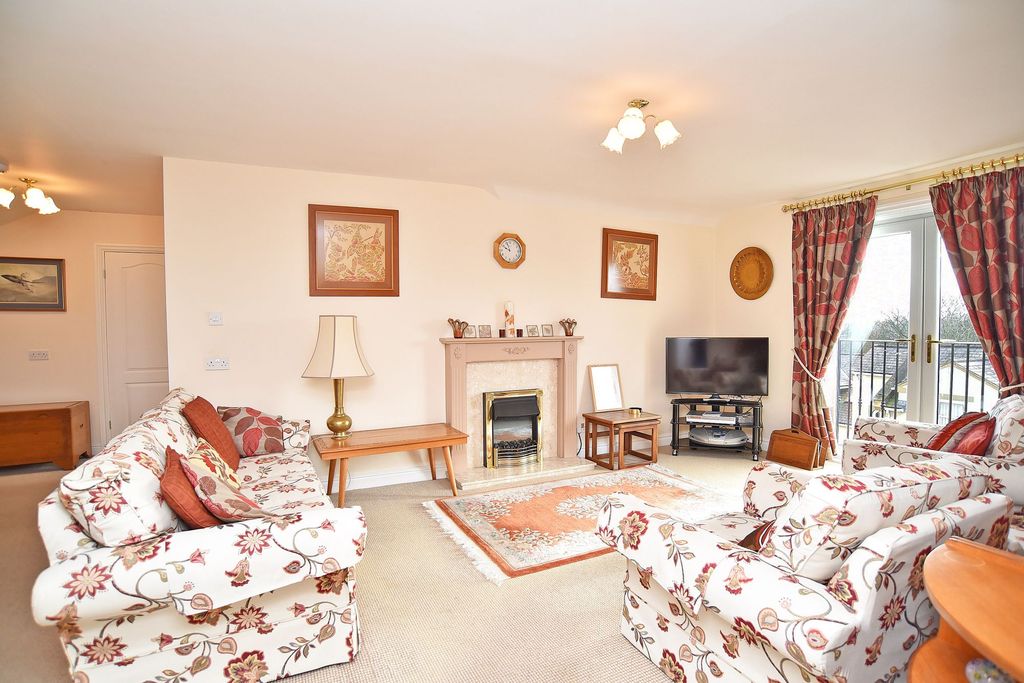 Property photo 2 of 11