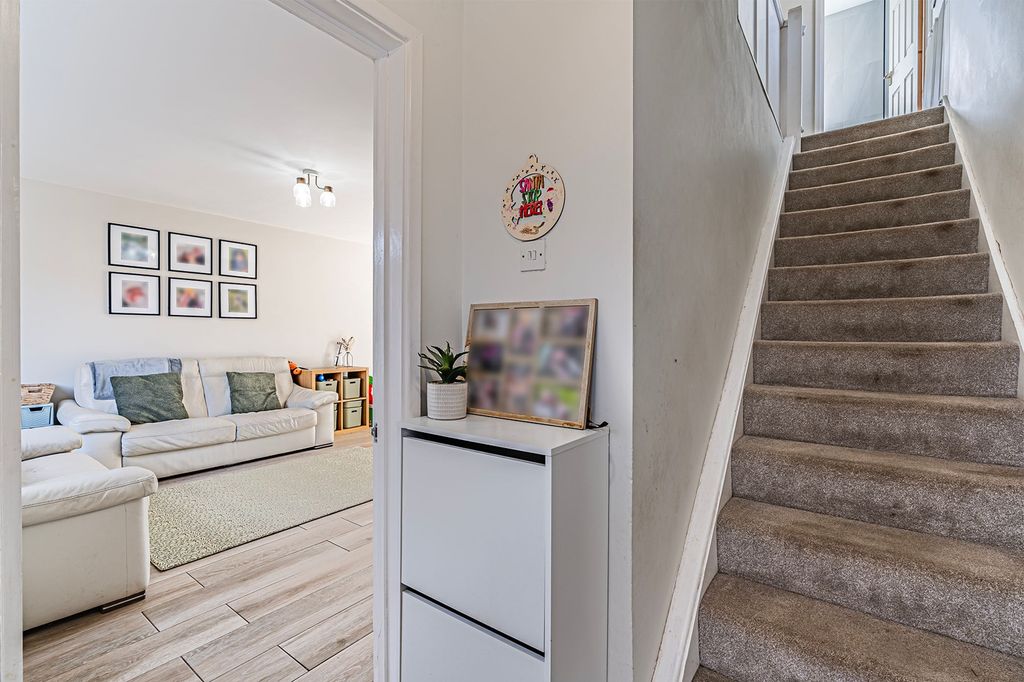 Property photo 3 of 26