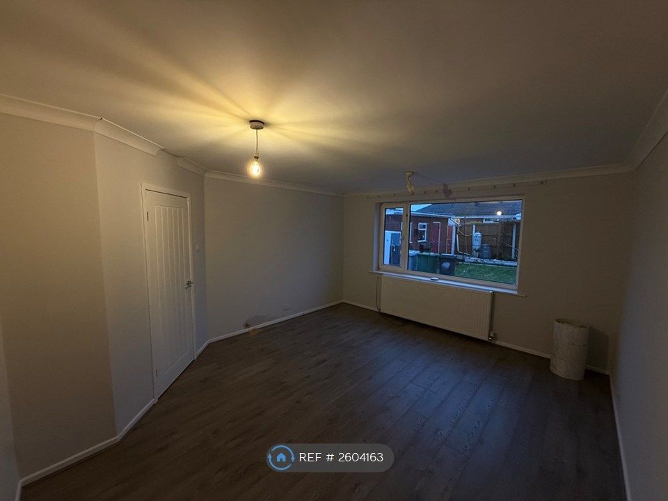 Property photo 2 of 11 Living Room