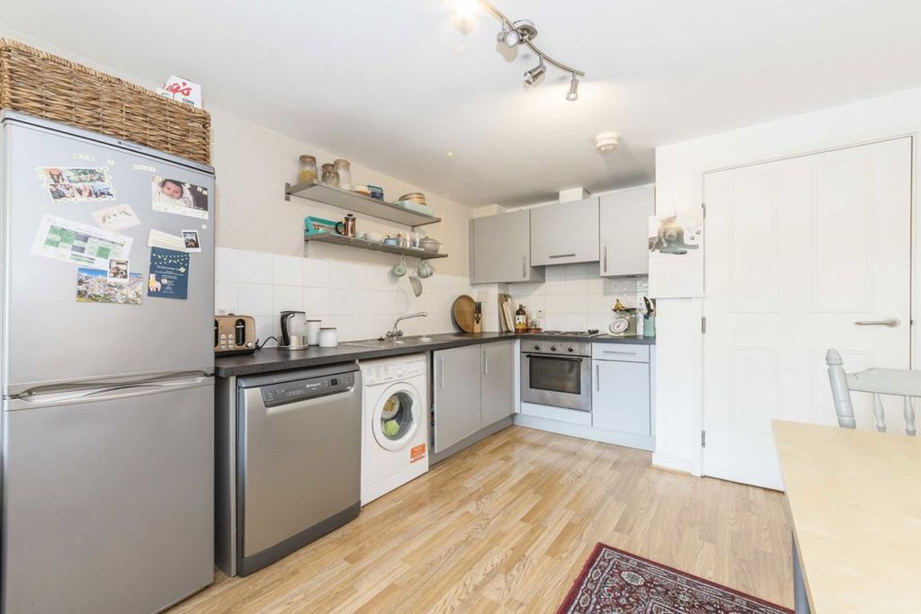Property photo 2 of 5