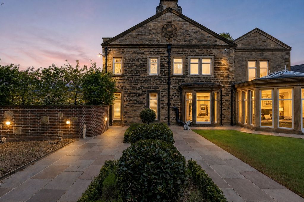 Additional image 78 of 6 bed detached house for saleStation Lane, Birkenshaw BD11