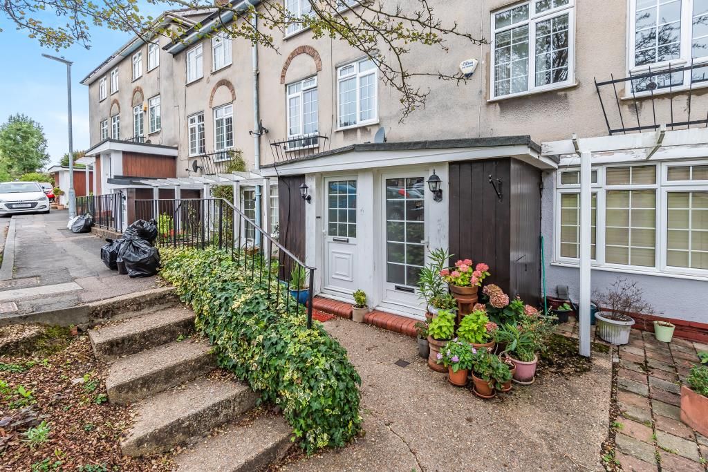Property photo 1 of 10 Outside View