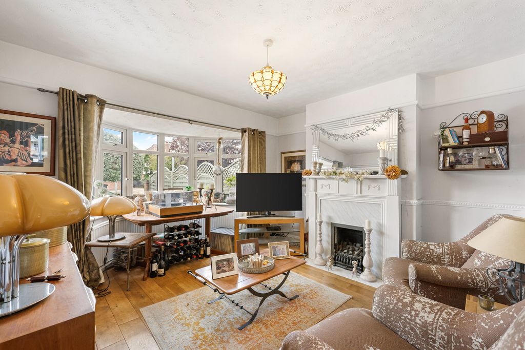 Property photo 2 of 17