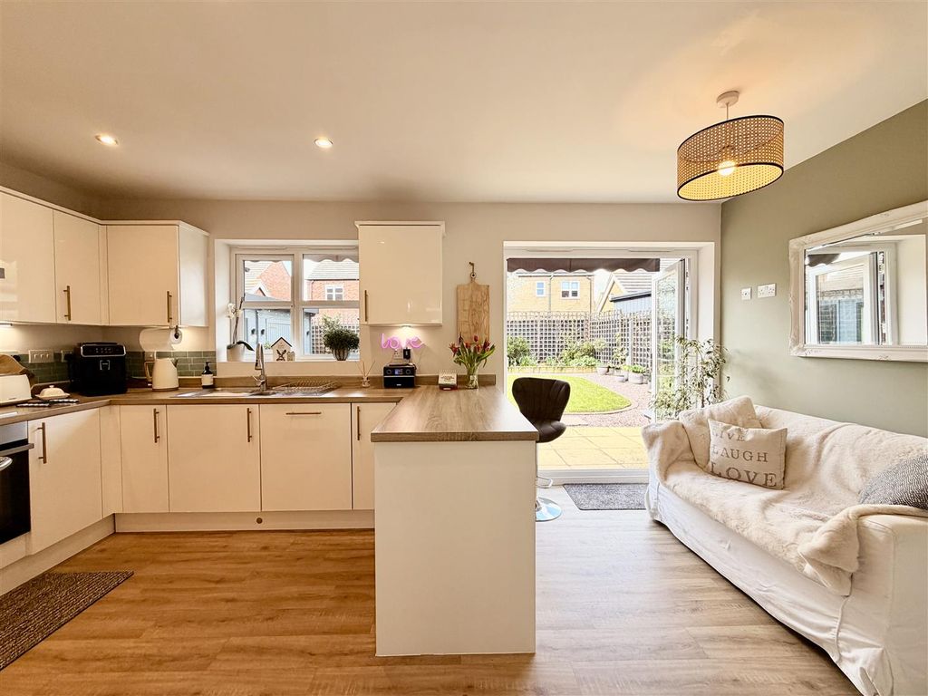Additional image 10 of 4 bed detached house for saleDaffodil Close, Loughborough LE11