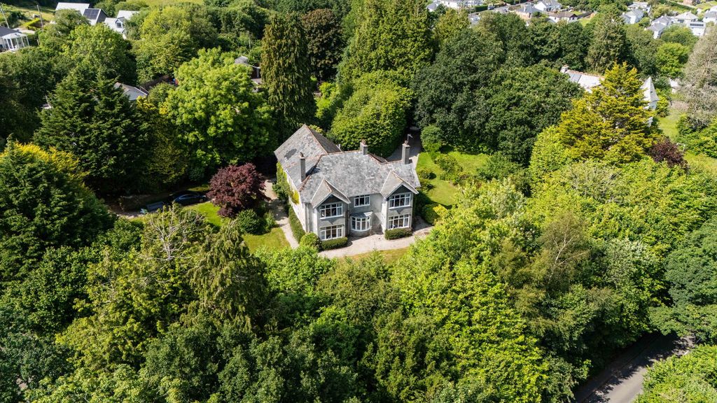 Property photo 1 of 31