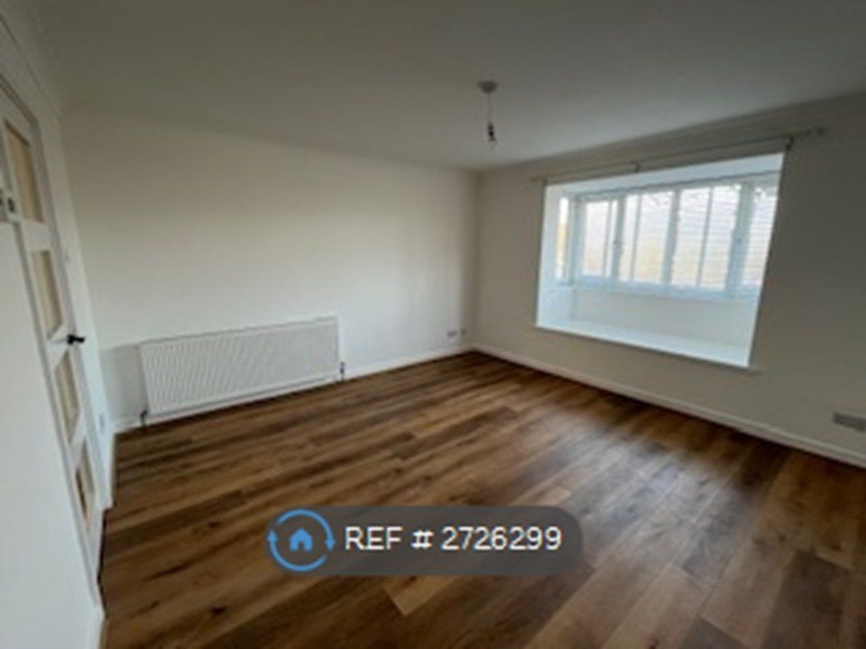 Property photo 2 of 12 Lounge