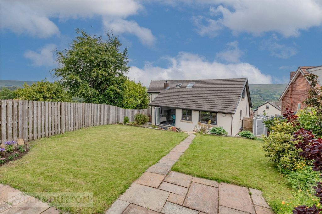Property photo 2 of 48 Rear Garden