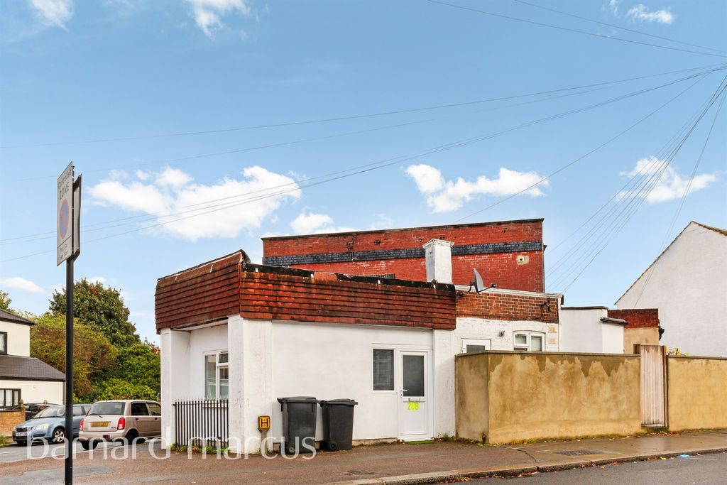 Property photo 1 of 9