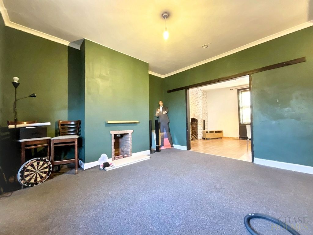 Property photo 3 of 14