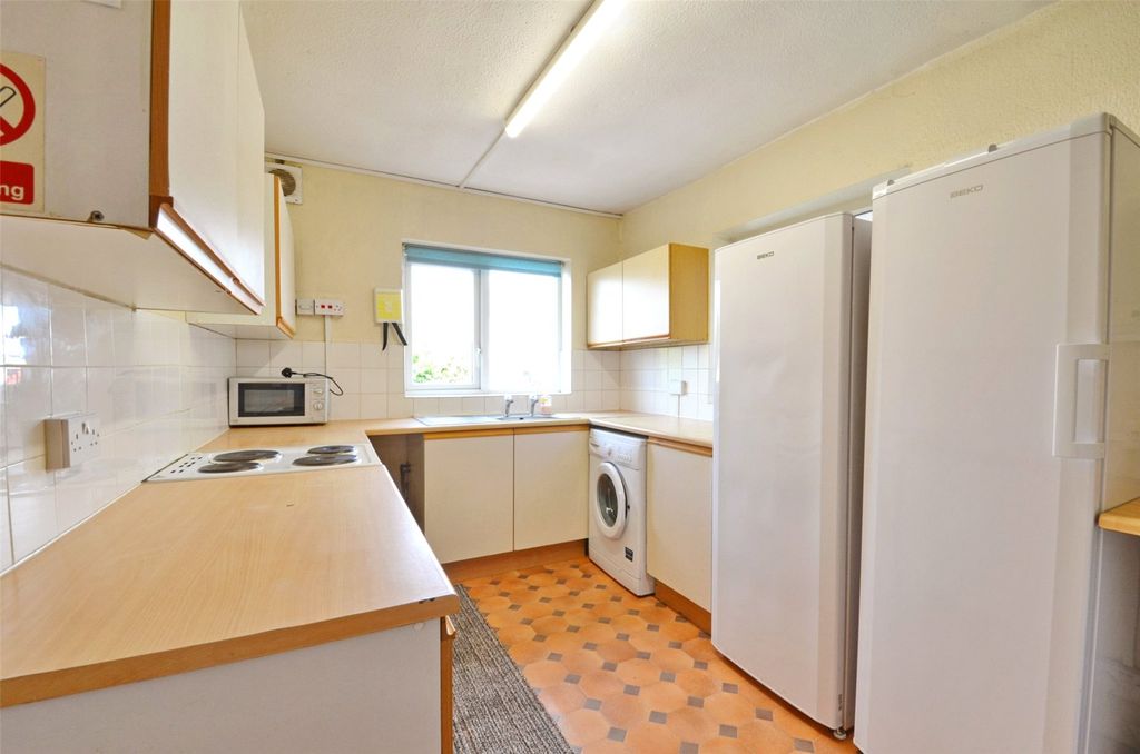 Property photo 2 of 9 Picture No. 28