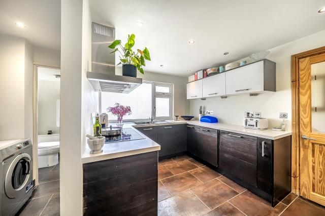 Property photo 2 of 18 Kitchen