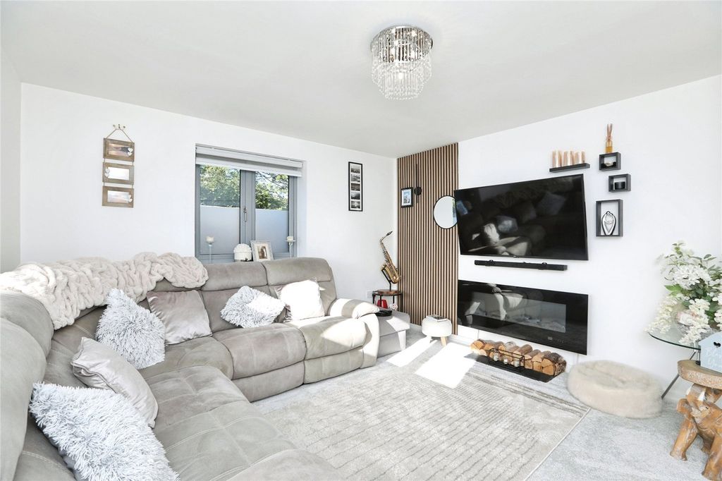 Property photo 2 of 22 Picture No. 21