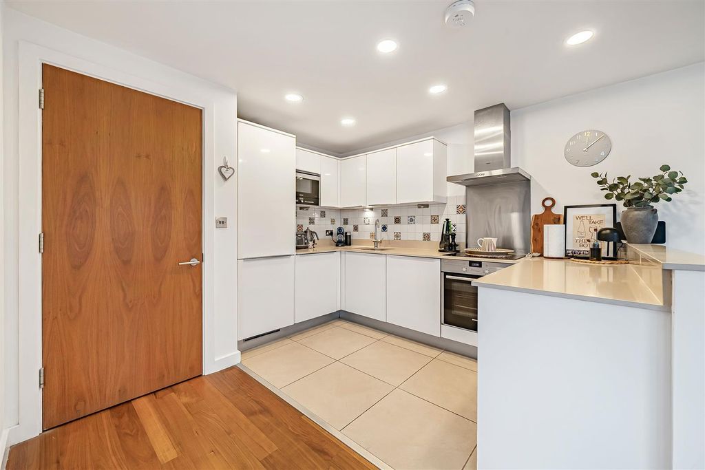 Property photo 2 of 19 Dsc08233-Hdr.Jpg