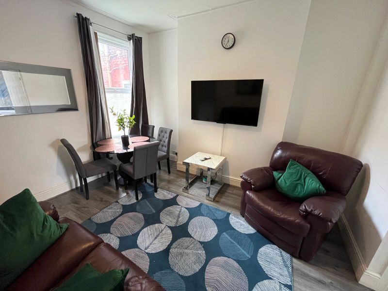 Property photo 3 of 9 Photo 2