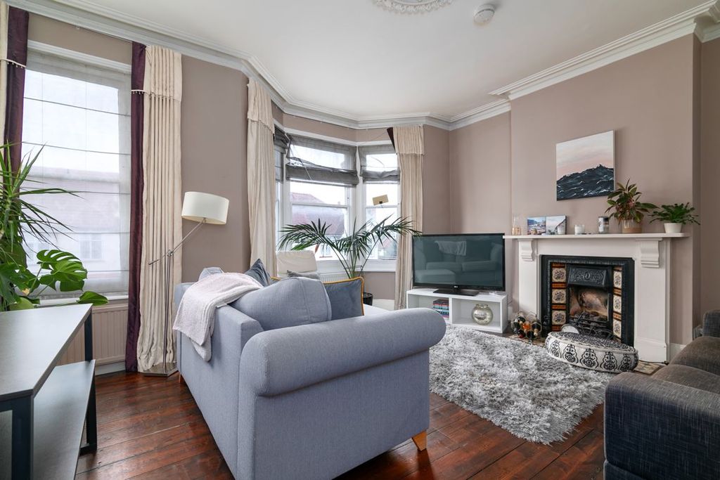 Property photo 1 of 6