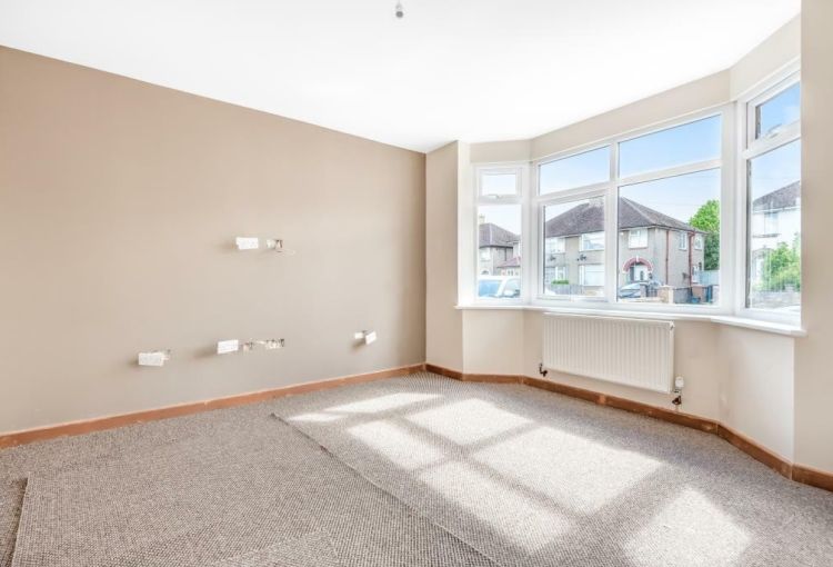 Property photo 3 of 7 9