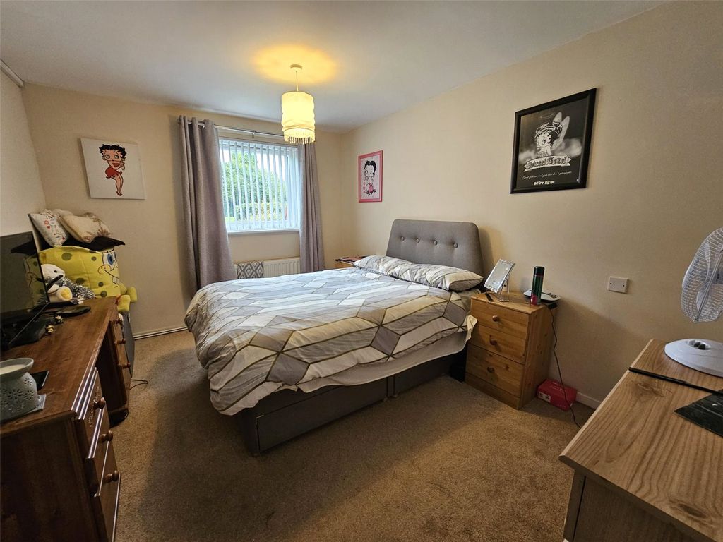 Property photo 3 of 8 Picture No. 01