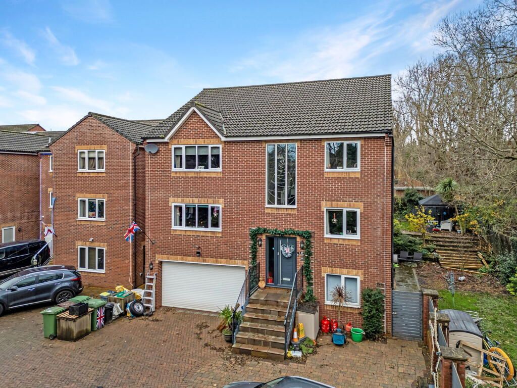 Property photo 1 of 17