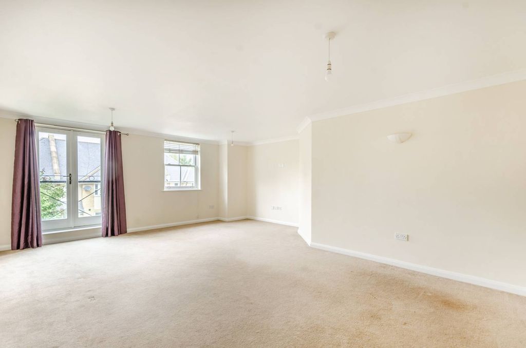 Property photo 3 of 9
