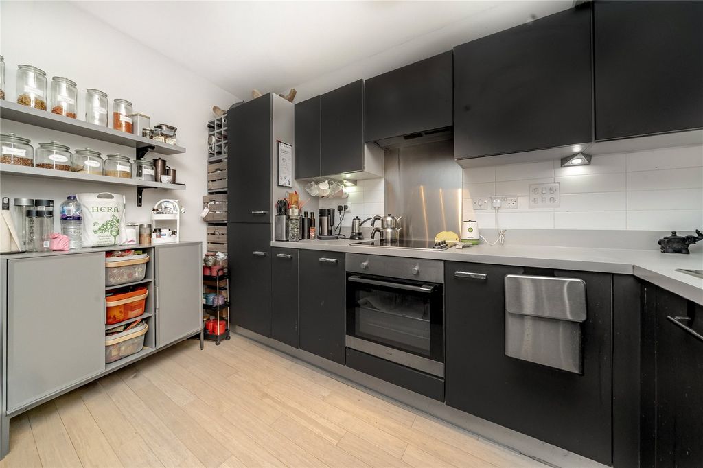 Property photo 3 of 4 Kitchen