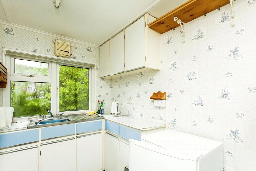 Property photo 3 of 15 Kitchen