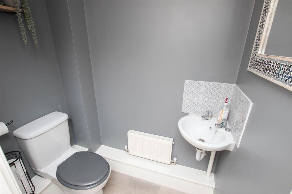 Property photo 3 of 20 Ground Floor W/C