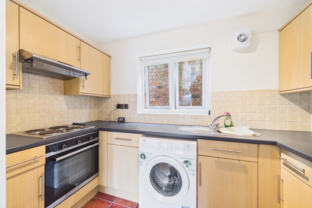 Property photo 3 of 12 Cam02279G0-Pr0075-Still002