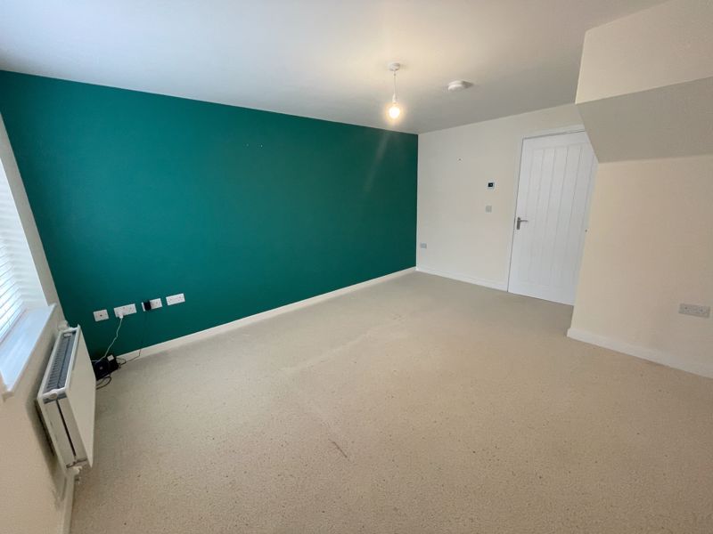 Property photo 3 of 11 Photo 7