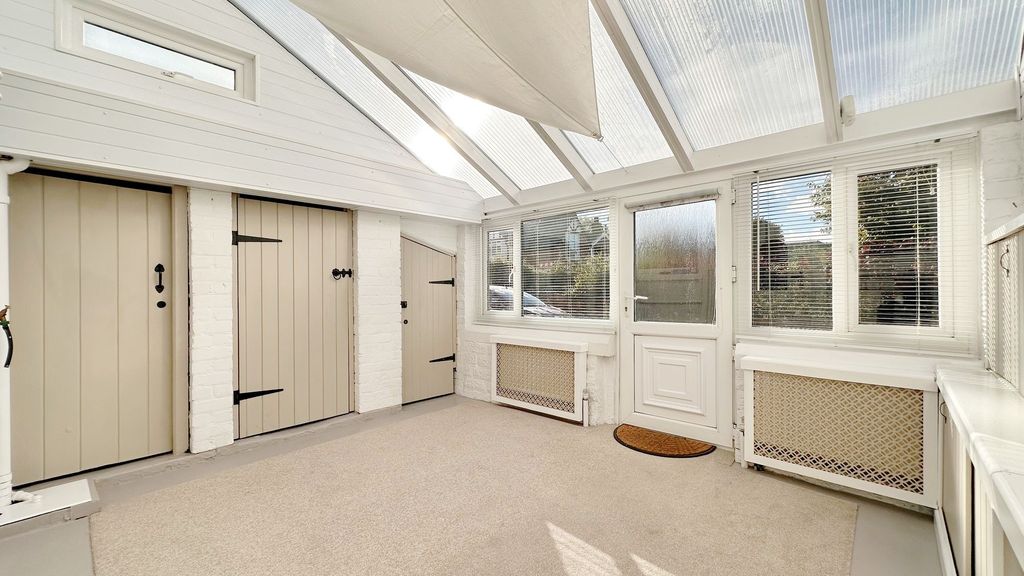 Property photo 3 of 31 Garden Room